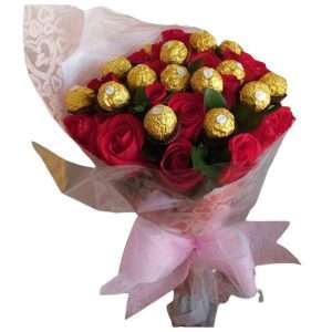 Bouquet redondo de rosas y chocolates