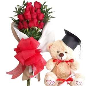 Bouquet de rosas y peluche