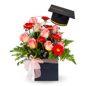 Caja con rosas y gerberas