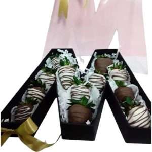 Caja de letra con fresas con chocolate