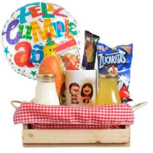 Desayuno en mini base de madera