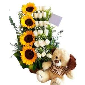 Escalonado de rosas y girasoles