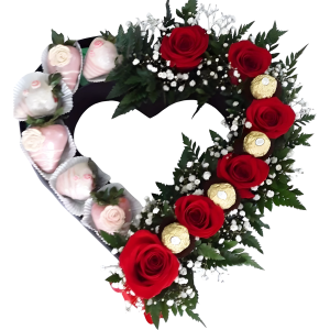 Fresas y rosas en caja en forma de corazón