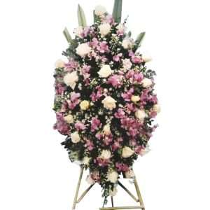 Pedestal en rosas y orquídeas