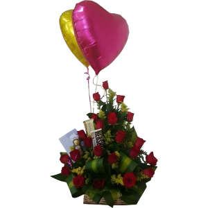 Ramo de rosas con chocolatinas y globos