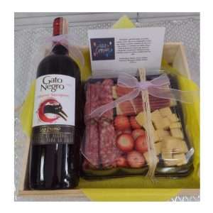 Tabla de quesos con vino