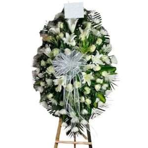 Pedestal en rosas, cremones y lirios