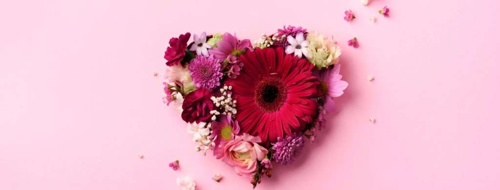 Arreglo de rosas rojas frescas para San Valentín.